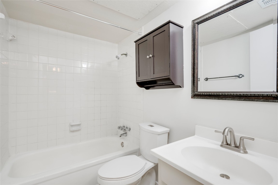 6910 Hart Lane, Unit 806 Austin, TX 78731 - Photo 14 of 22