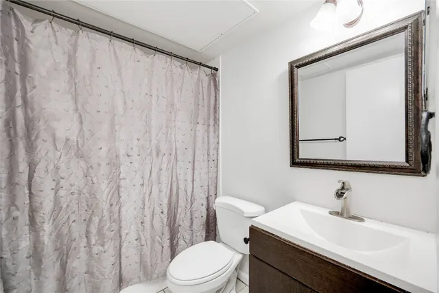 $1,950 | 6910 Hart Lane, Unit 806, Austin, TX 78731