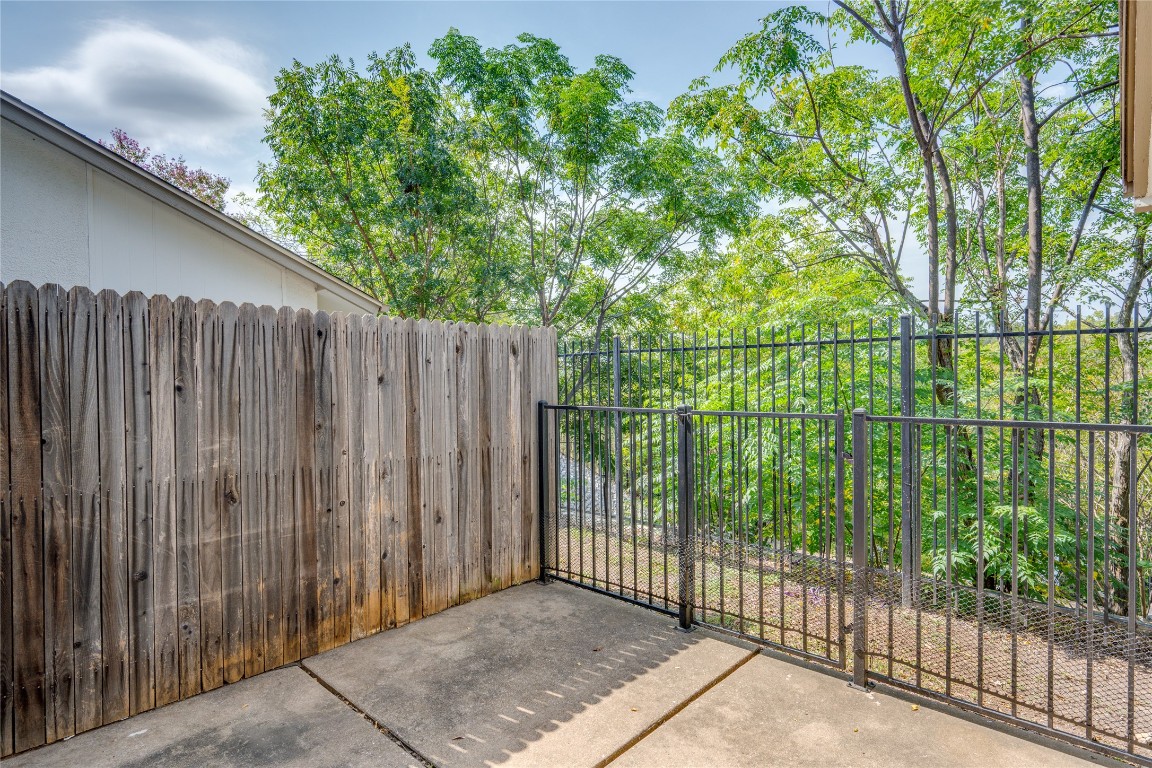 6910 Hart Lane, Unit 806 Austin, TX 78731 - Photo 17 of 22