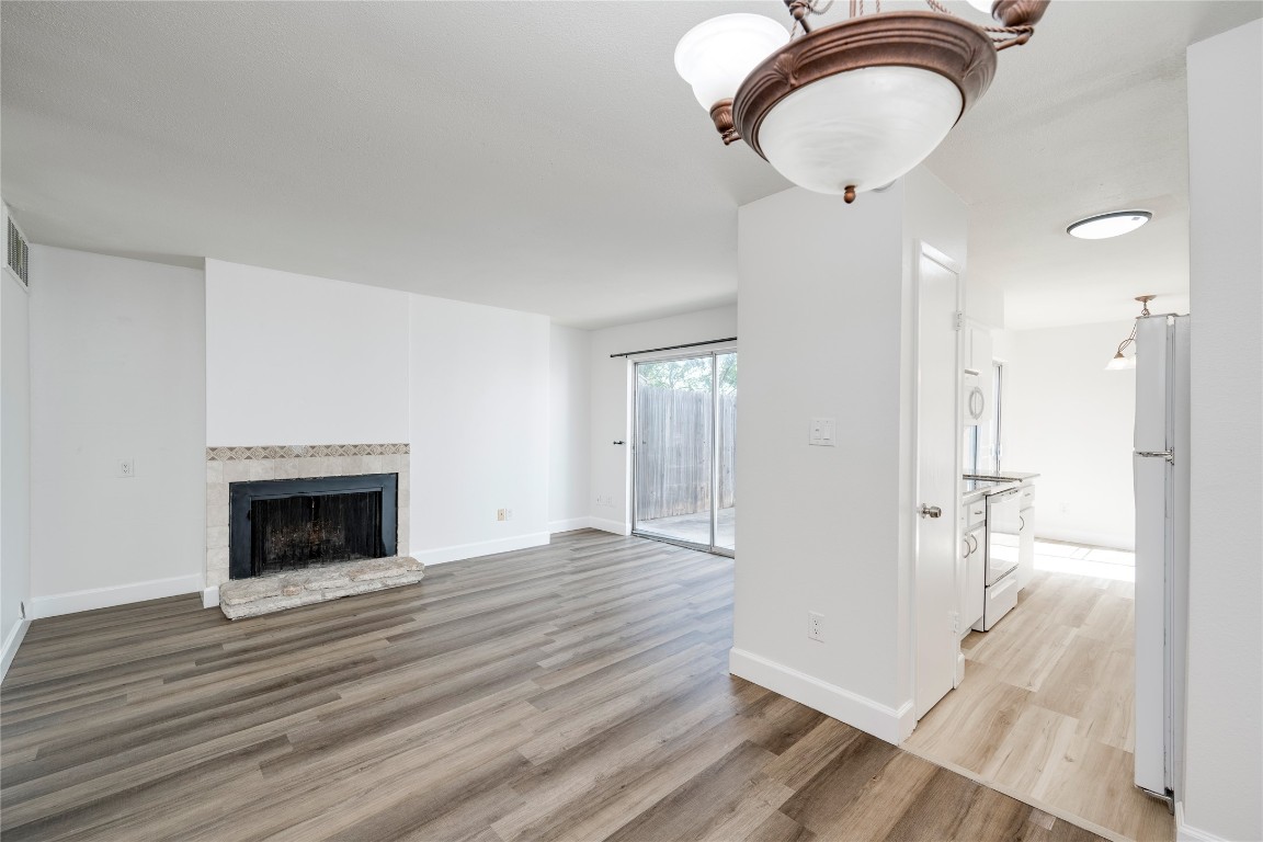 6910 Hart Lane, Unit 806 Austin, TX 78731 - Photo 3 of 22