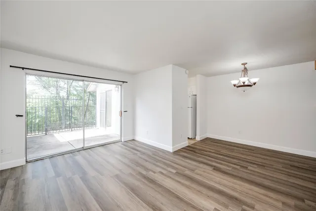 $1,950 | 6910 Hart Lane, Unit 806, Austin, TX 78731