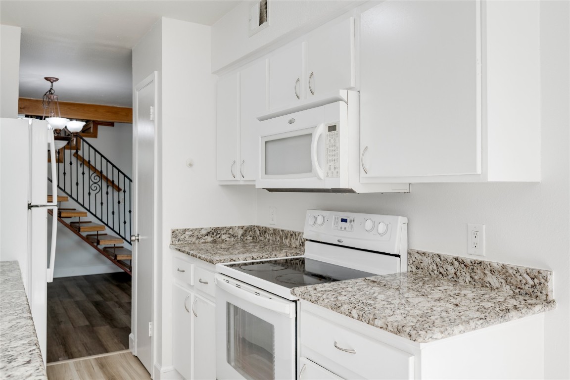 6910 Hart Lane, Unit 806 Austin, TX 78731 - Photo 8 of 22