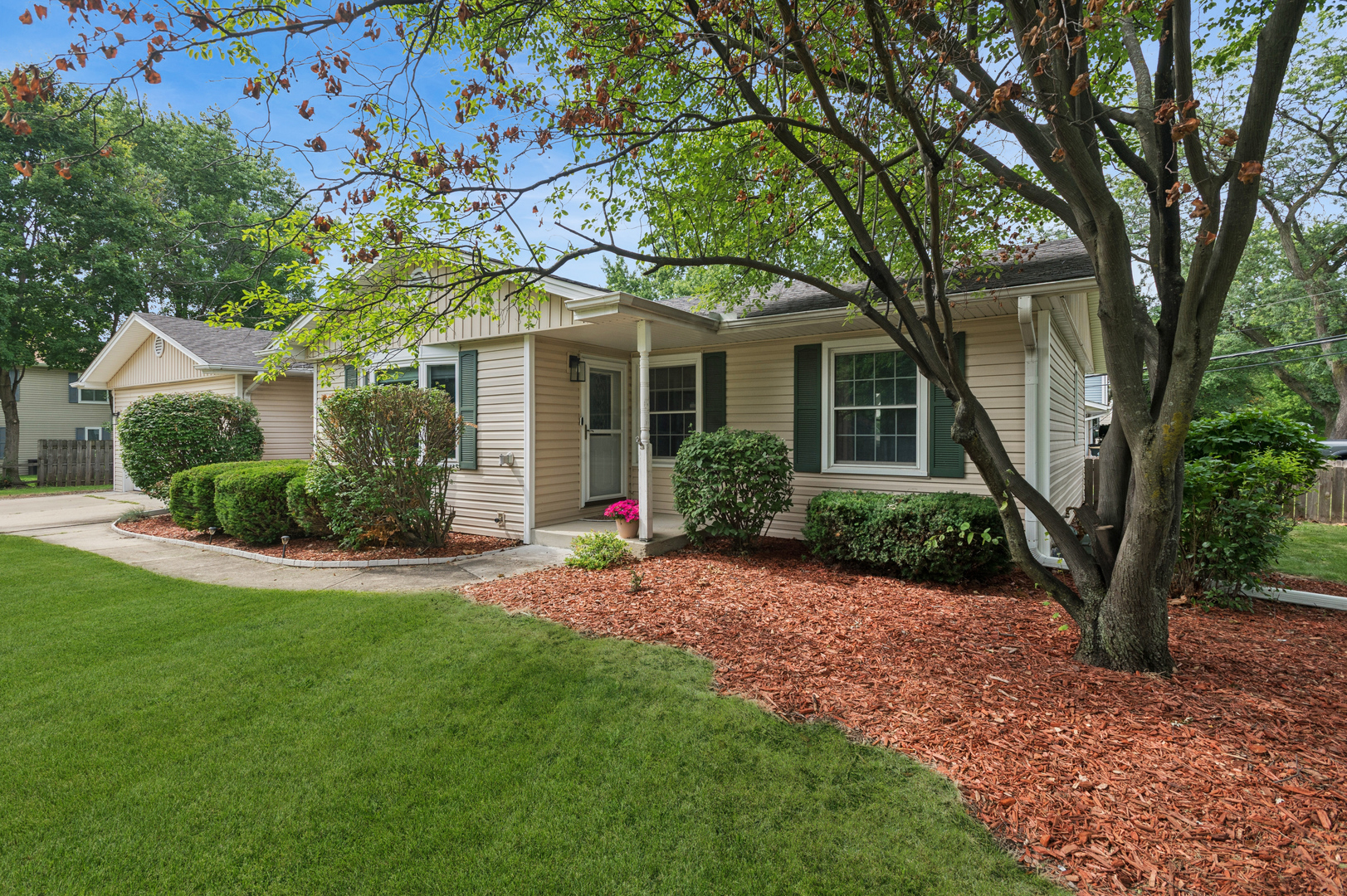 30-w044 Bruce Lane Naperville, IL 60563 - Photo 2 of 20