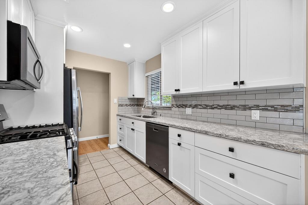 3213 Smathers Way Carmichael, CA 95608 - Photo 9 of 42