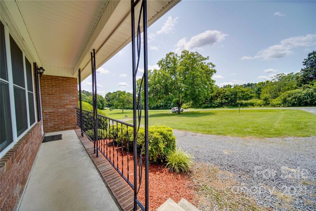 28202 Parker Road Albemarle, NC 28001 - Photo 3 of 29 Gallery Image 3