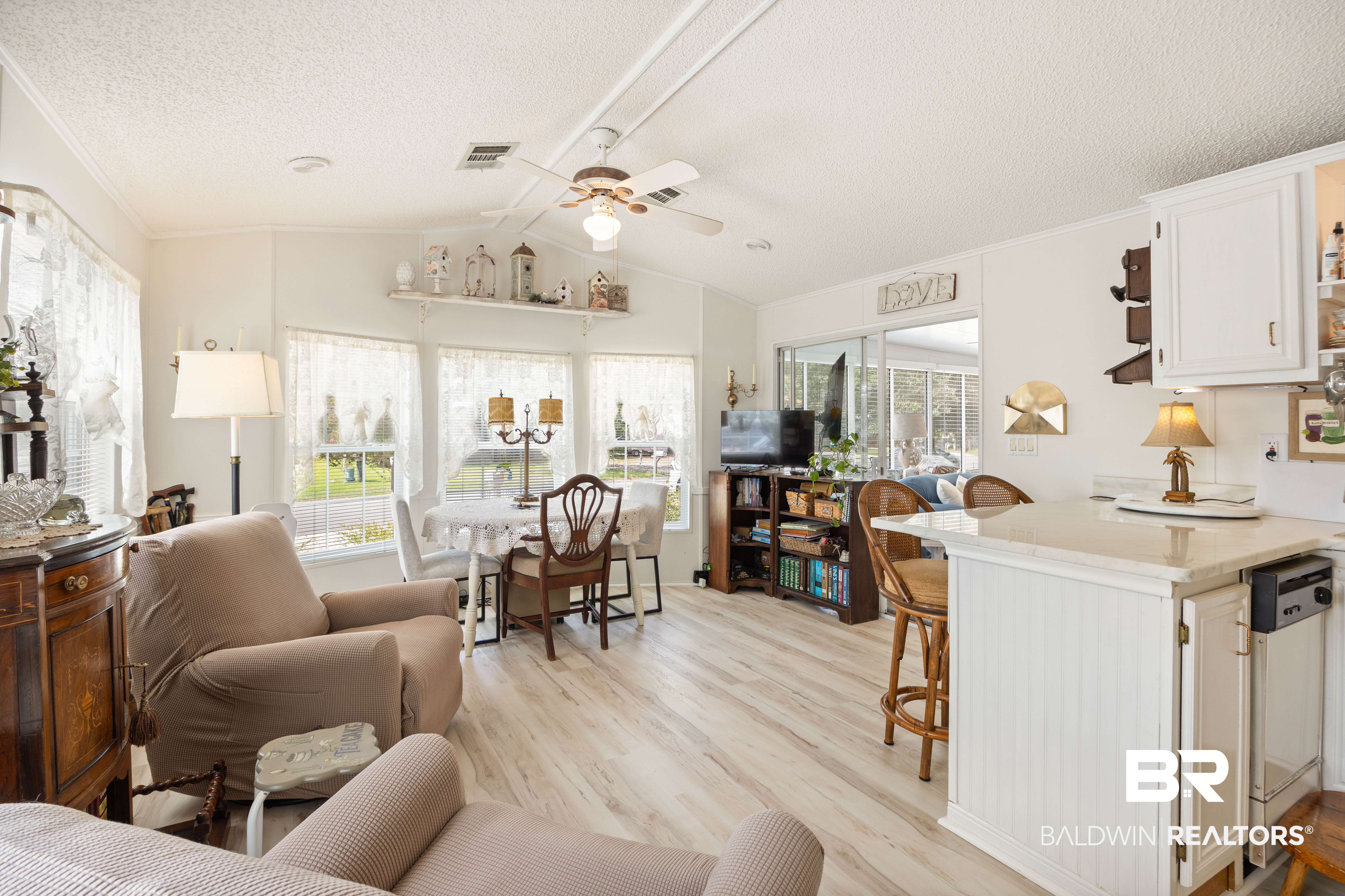 247 Defuniak Circle Lillian, AL 36549 - Photo 12 of 51 Gallery Image 12