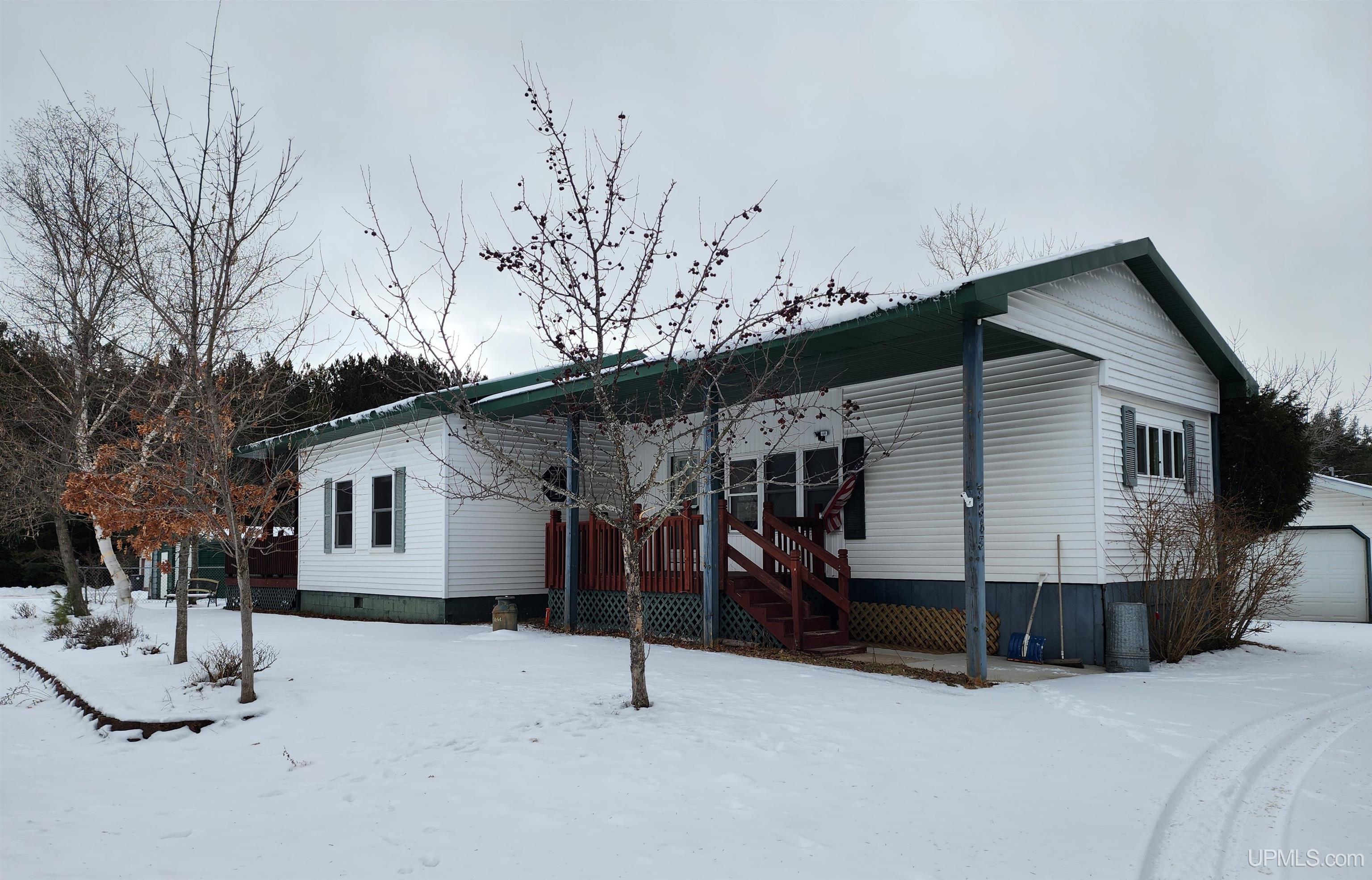 3865 14.5 Road Escanaba, MI 49829 - Photo 6 of 24