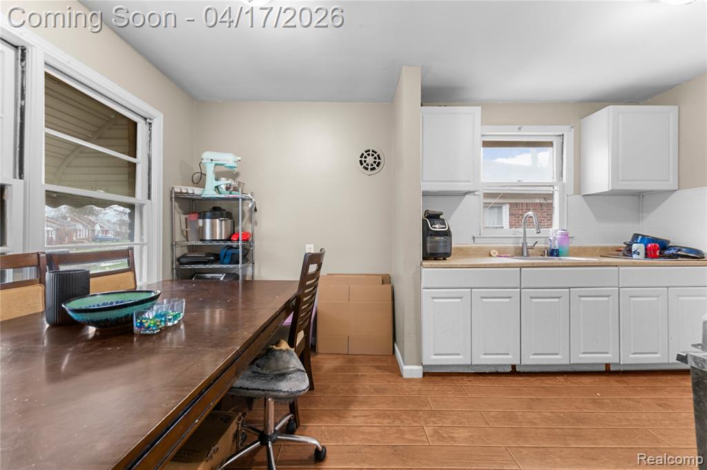 911 Sherbourne Street Inkster, MI 48141 - Photo 4 of 22