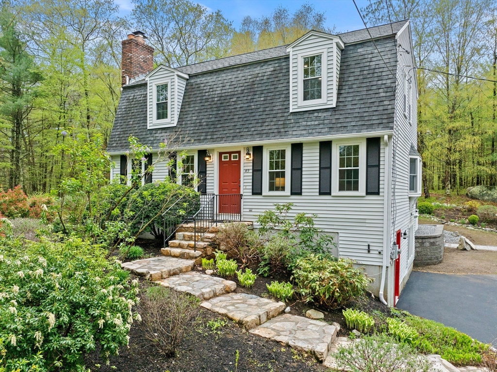 49 Asylum Street Mendon, MA 01756 - Photo 2 of 41 Gallery Image 2