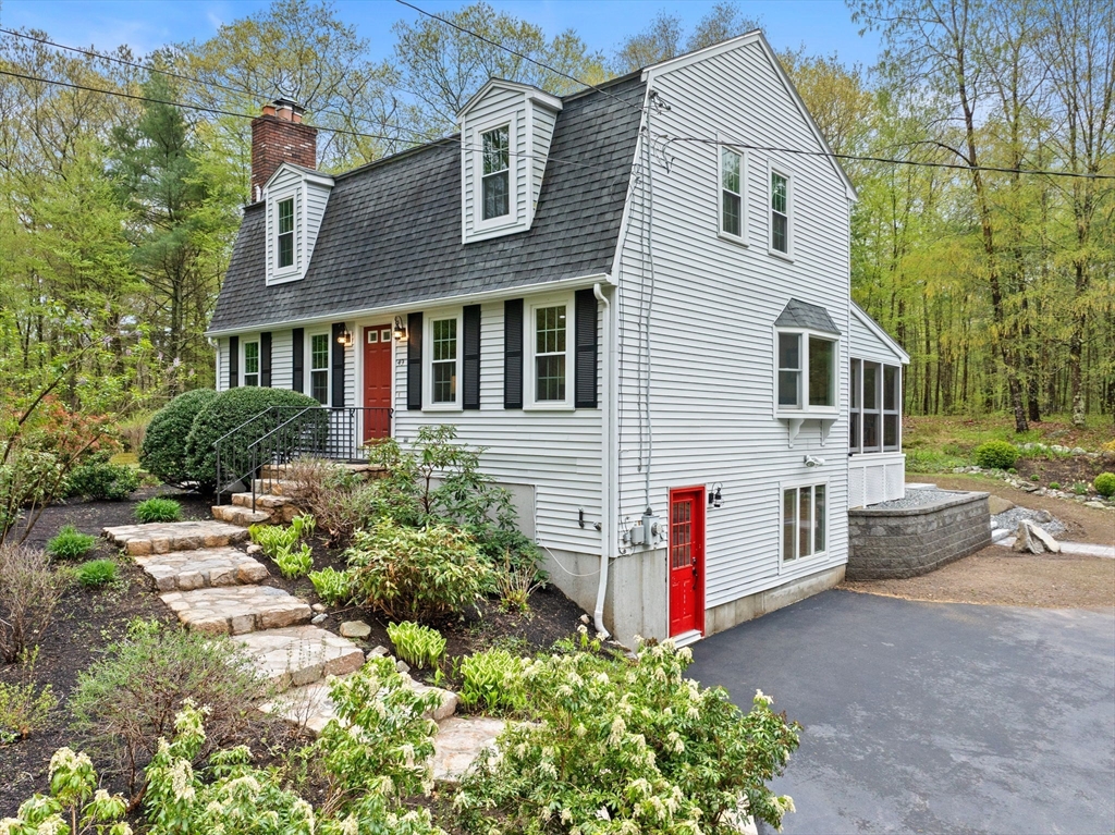 49 Asylum Street Mendon, MA 01756 - Photo 3 of 41 Gallery Image 3