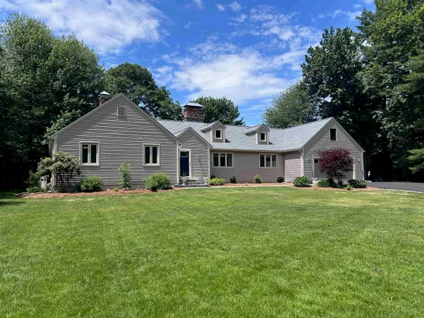 $920,000 | 9 Audley Divide, Bow, NH 03304
