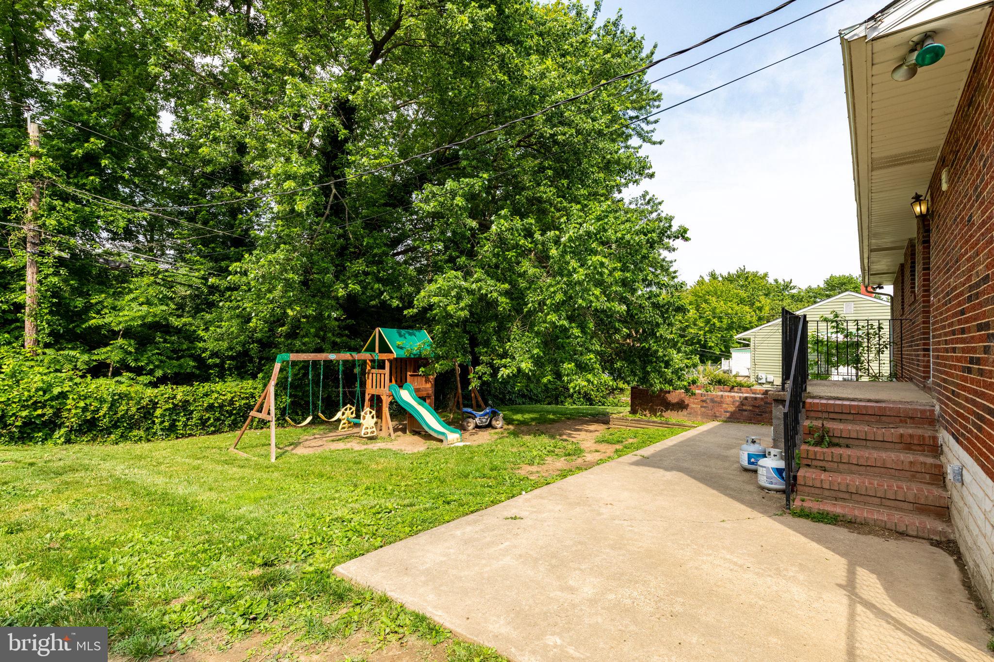 2710 Burridge Road Baltimore, MD 21234 - Photo 23 of 25 back yard