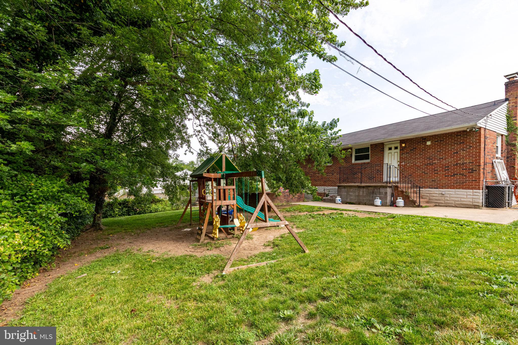 2710 Burridge Road Baltimore, MD 21234 - Photo 24 of 25 fenced backyard