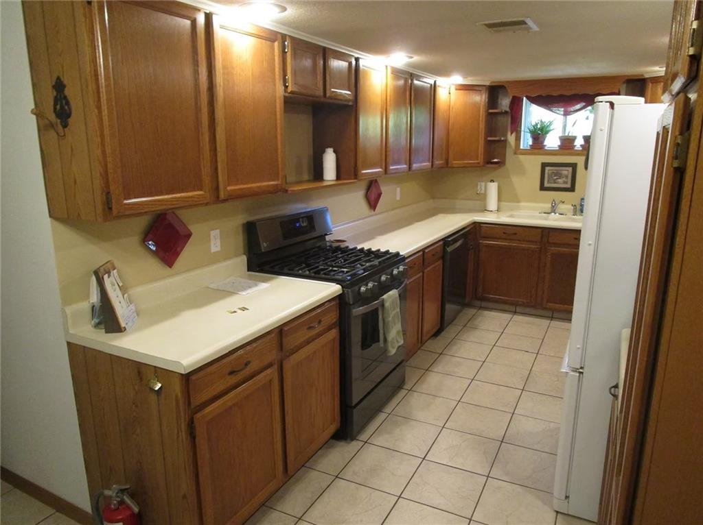2176 Alabama Terrace Quenemo, KS 66528 - Photo 5 of 34