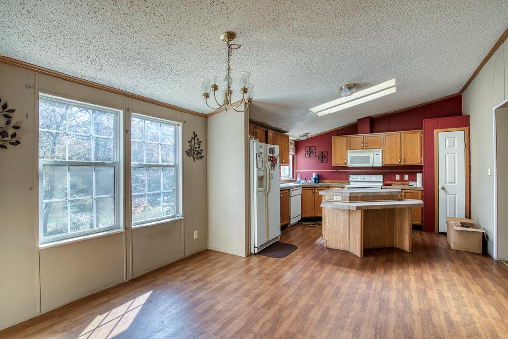 415 Middle Fork Road Marion, VA 24354 - Photo 7 of 23 Gallery Image 7