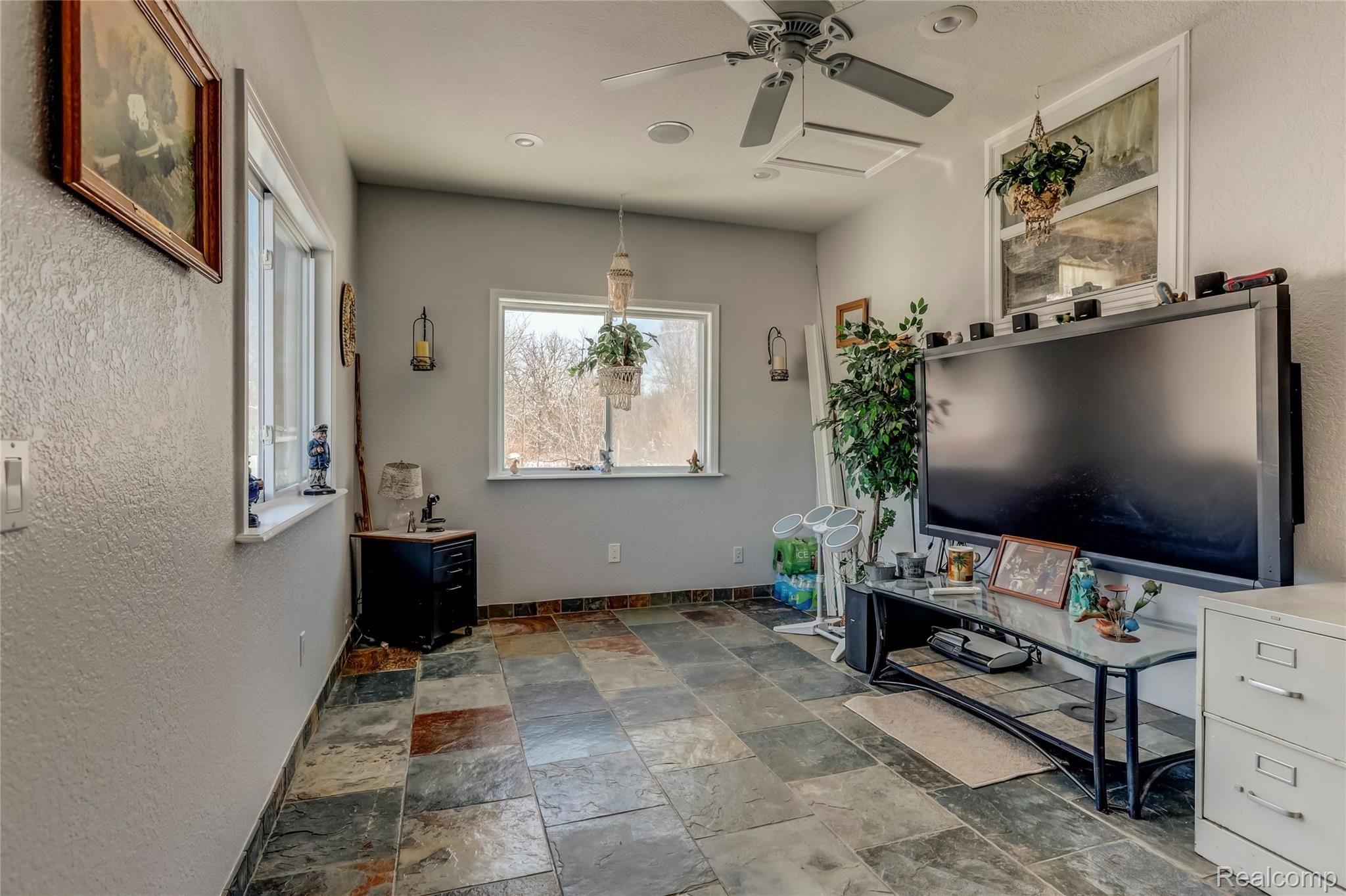 2191 Tinsman Road Fenton, MI 48430 - Photo 20 of 27 2191 Tinsman Rd, Fenton, MI-28-FULL.jpg