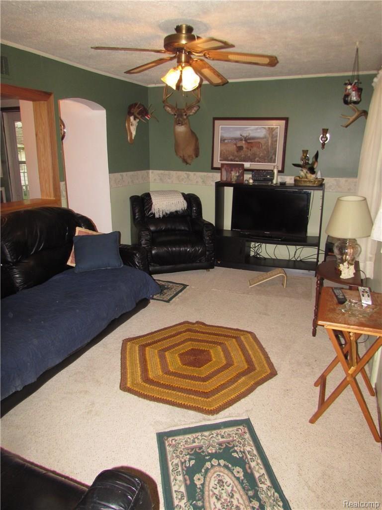 21315 Beech Daly Road Flat Rock, MI 48134 - Photo 11 of 19 IMG_4098.JPG
