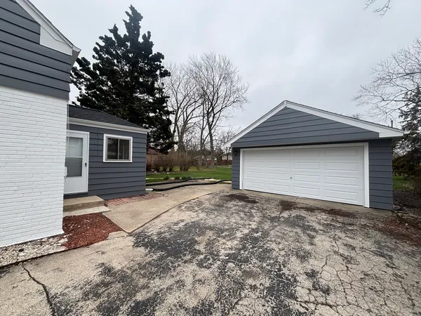 $479,900 | 8425 West Carol Street, Niles, IL 60714