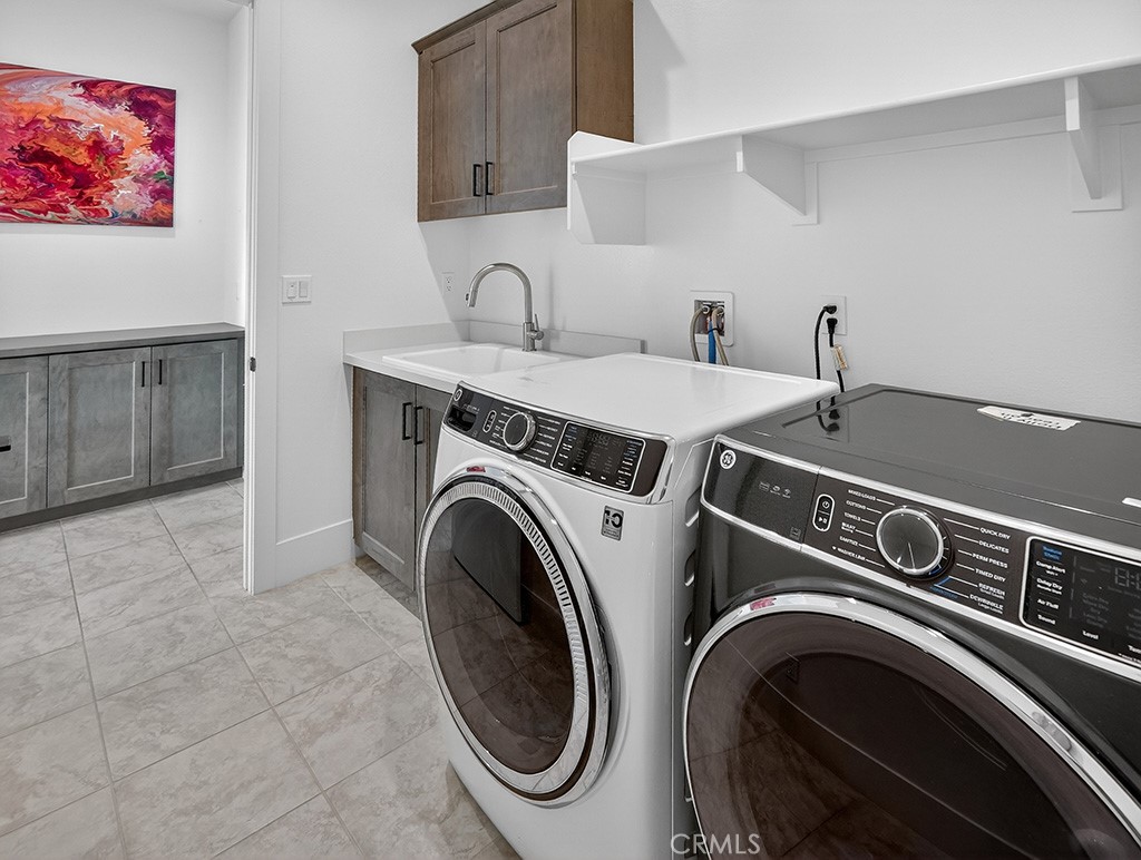 32441 Toyon Road Temecula, CA 92591 - Photo 49 of 53 Laudry