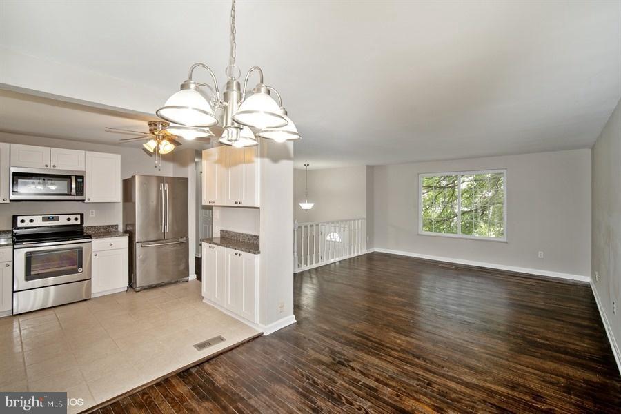 7731 Pinyon Road Hanover, MD 21076 - Photo 3 of 25 Living Room