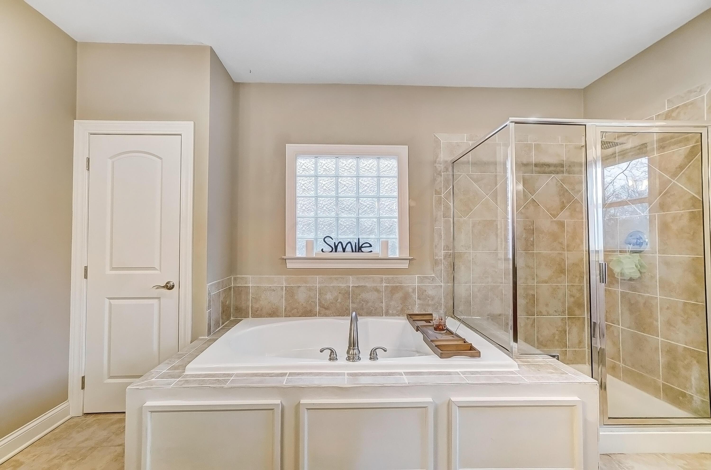 6310 Linworth Road Worthington, OH 43085 - Photo 23 of 80 Primary Bathroom