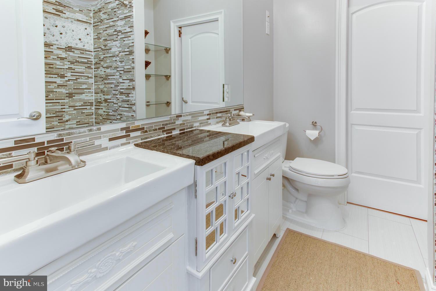 43 R Street Northwest, Unit 1 Washington, DC 20001 - Photo 22 of 30 Bath #2