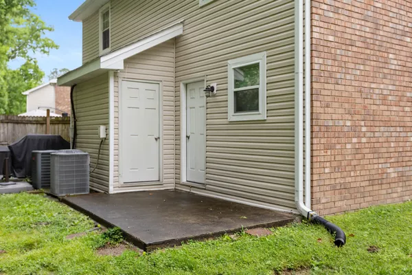 $220,000 | 290 Donna Drive, Unit E, Hendersonville, TN 37075
