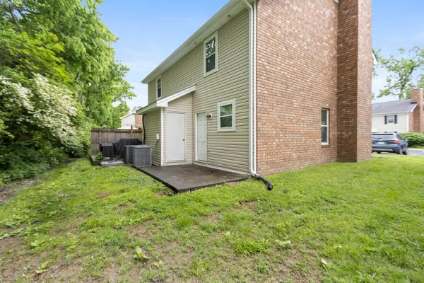 $220,000 | 290 Donna Drive, Unit E, Hendersonville, TN 37075