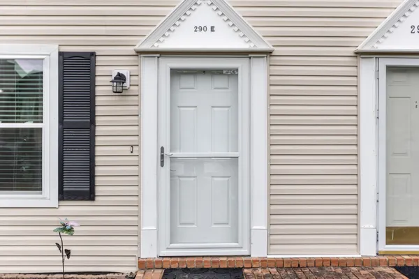 $220,000 | 290 Donna Drive, Unit E, Hendersonville, TN 37075