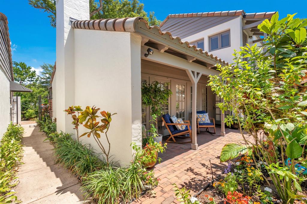 645 North Interlachen Ave  