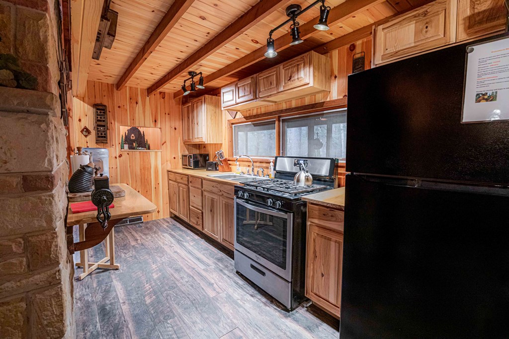 348 Forest Colony Road Clarington, PA 15828 - Photo 10 of 43