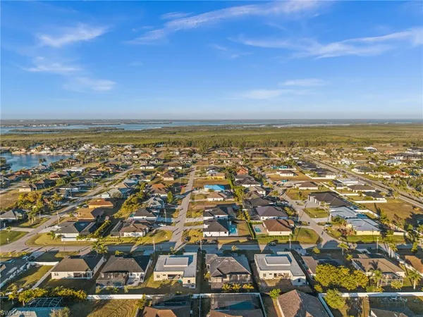 $734,900 | 109 Southwest 37th Place, Cape Coral, FL 33991