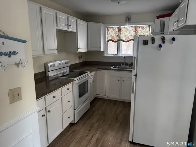 $2,950 | 51 Billow Road, East Lyme, CT 06357