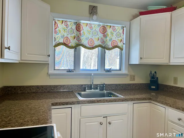 $2,950 | 51 Billow Road, East Lyme, CT 06357