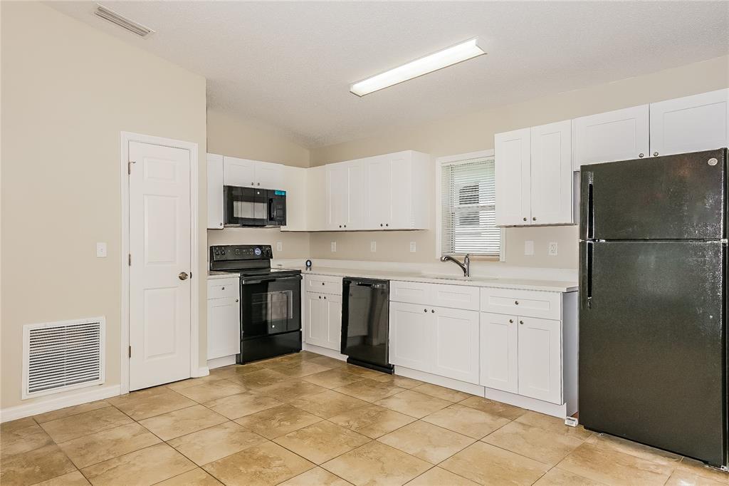 824 Pinewood Street Daytona Beach, FL 32117 - Photo 6 of 16