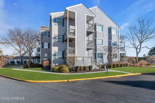 $1,100,000 | 97 Bay Point Harbour, Point Pleasant, NJ 08742