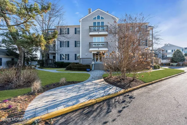 $1,100,000 | 97 Bay Point Harbour, Point Pleasant, NJ 08742