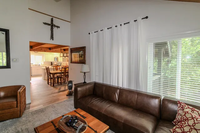 $2,700 | 43063 Goldmine Woods Lane, Big Bear Lake, CA 92315