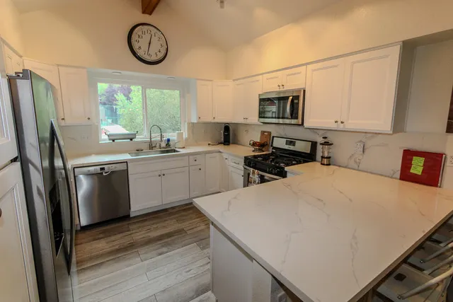 $2,700 | 43063 Goldmine Woods Lane, Big Bear Lake, CA 92315