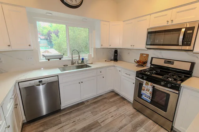 $2,700 | 43063 Goldmine Woods Lane, Big Bear Lake, CA 92315