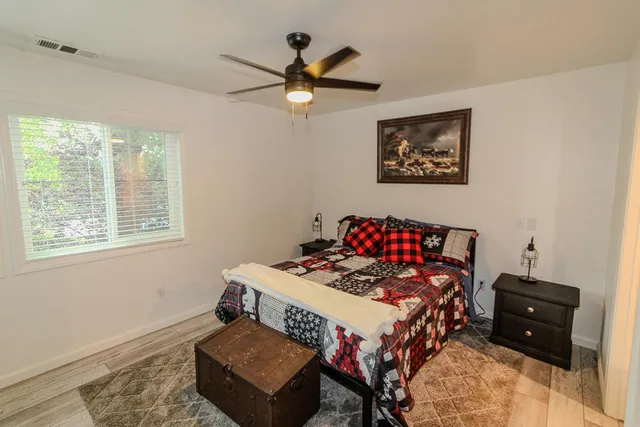 $2,700 | 43063 Goldmine Woods Lane, Big Bear Lake, CA 92315