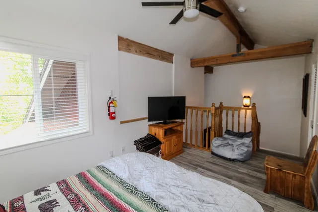 $2,700 | 43063 Goldmine Woods Lane, Big Bear Lake, CA 92315