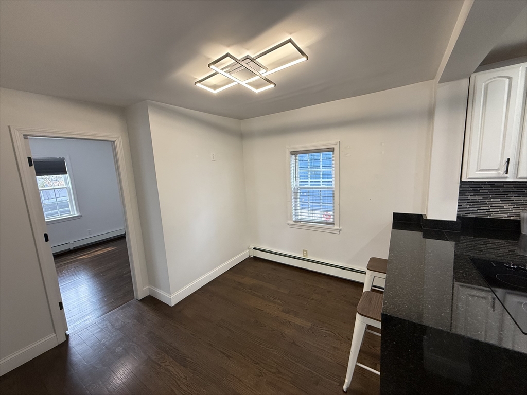 11 Barton Street Salem, MA 01970 - Photo 5 of 31