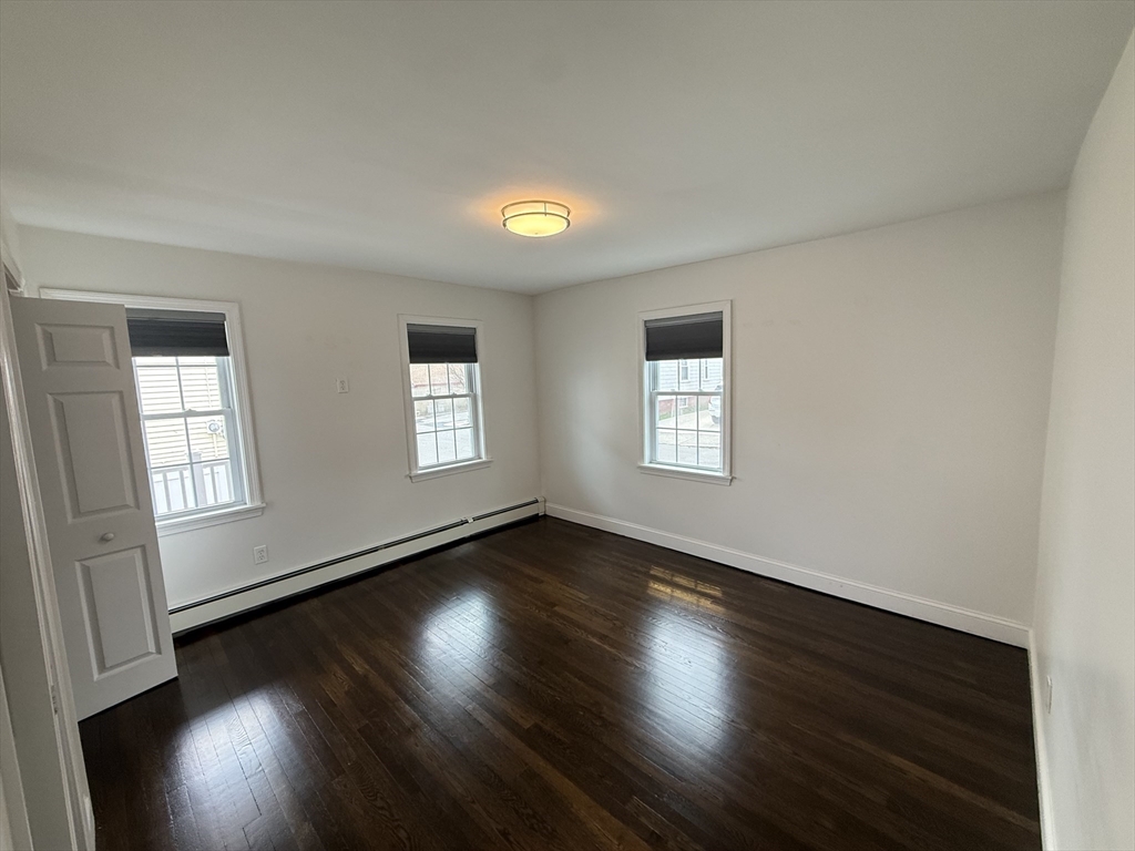 11 Barton Street Salem, MA 01970 - Photo 8 of 31