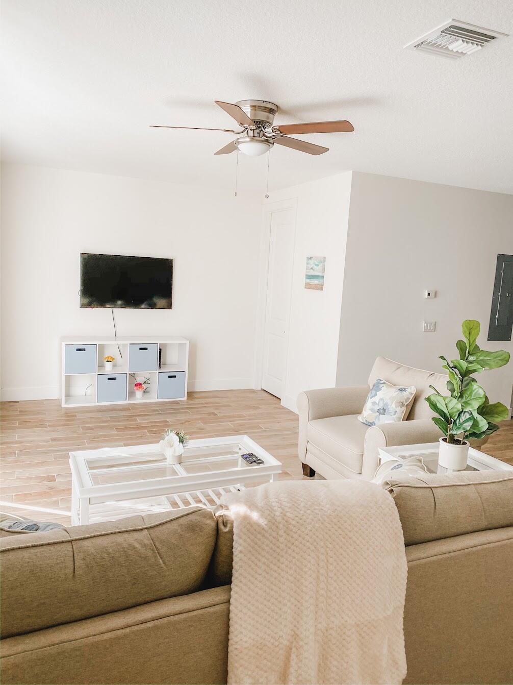 103 Osprey Circle Hypoluxo, FL 33462 - Photo 3 of 27 IMG_0298