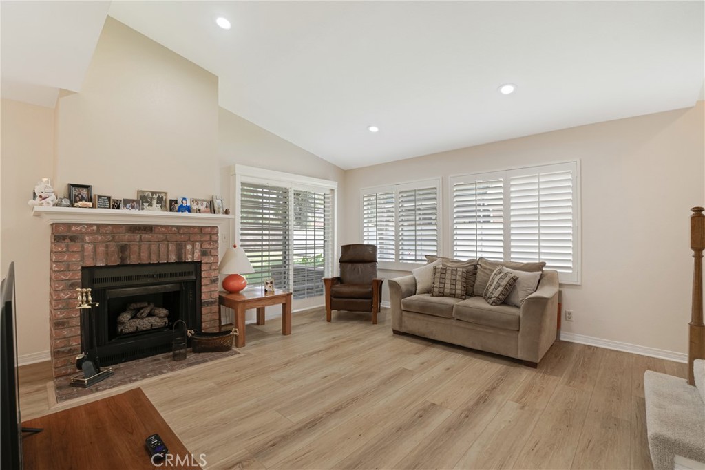 1980 Rory Lane, Unit 6 Simi Valley, CA 93063 - Photo 5 of 29