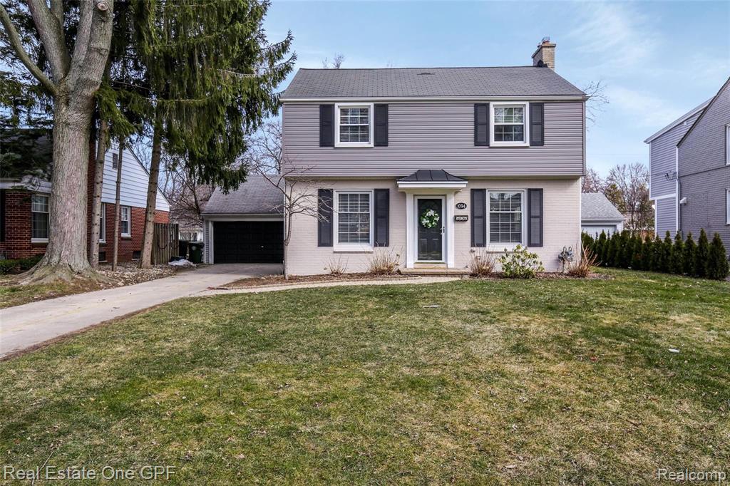 1094 Roslyn Road Grosse Pointe Woods, MI 48236 - Photo 39 of 41