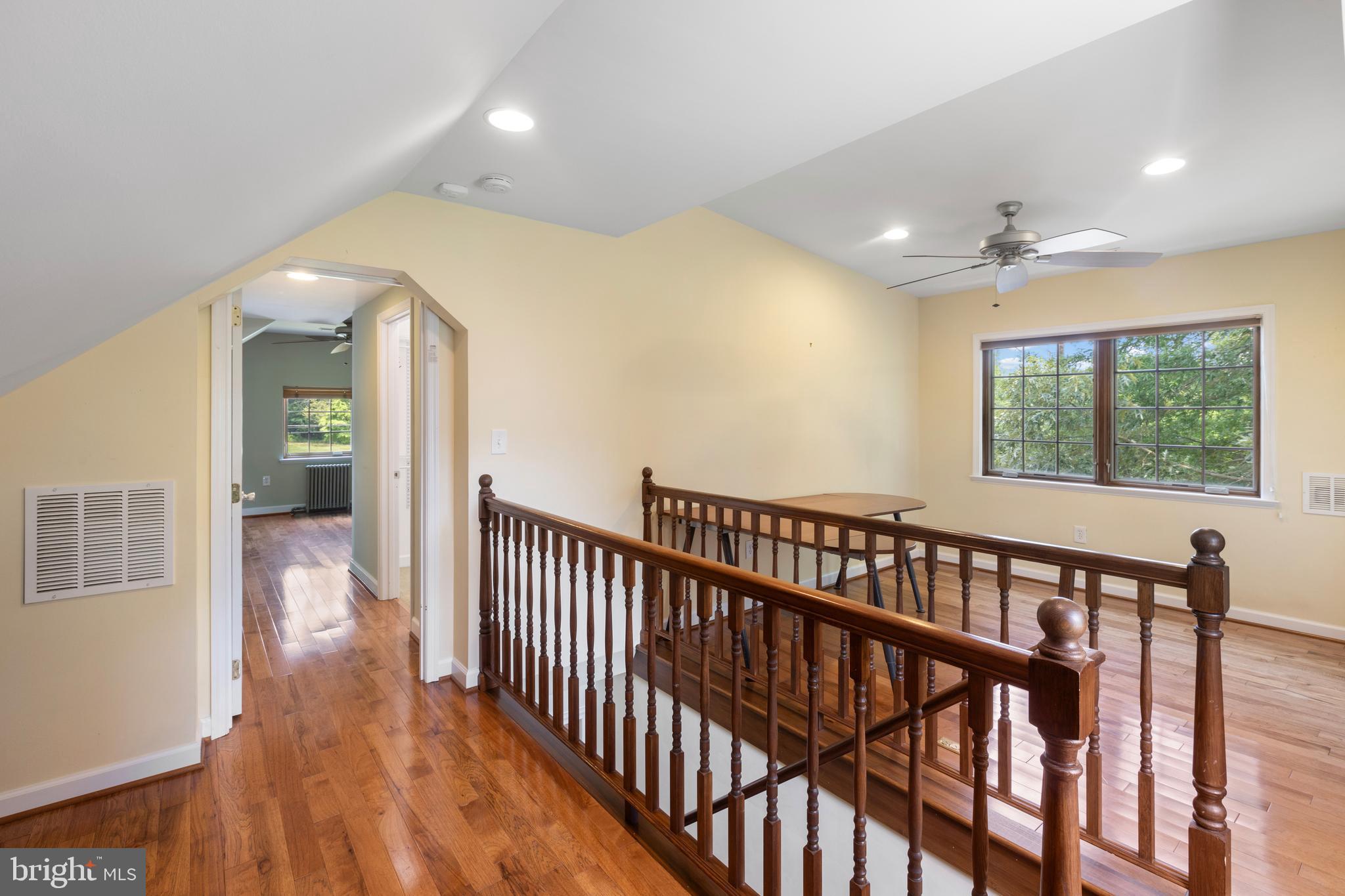 8522 Edmonston Road Berwyn Heights, MD 20740 - Photo 18 of 30 Upstairs office area