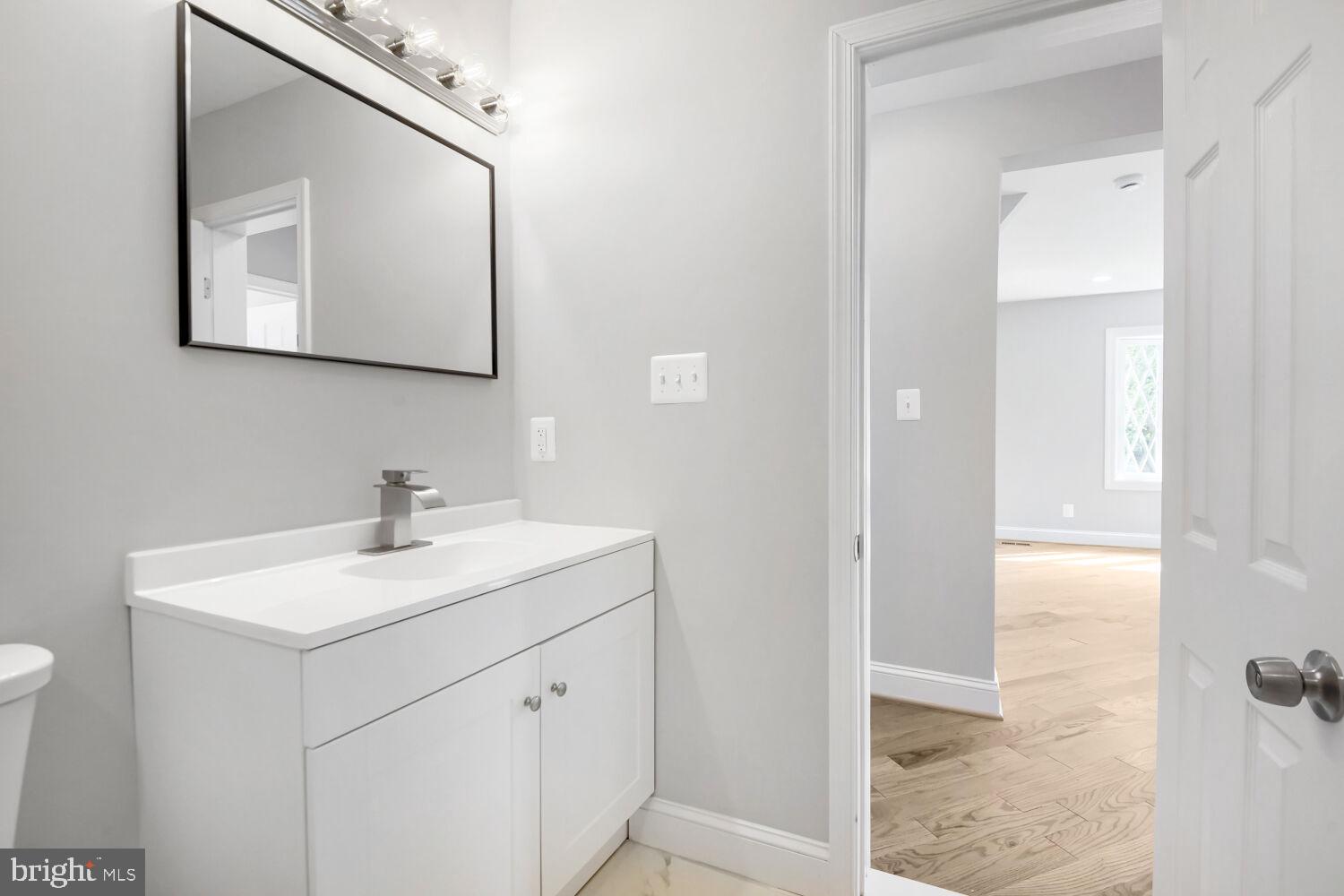 4912 Ridge Road Baltimore, MD 21237 - Photo 15 of 36 Gallery Image 15