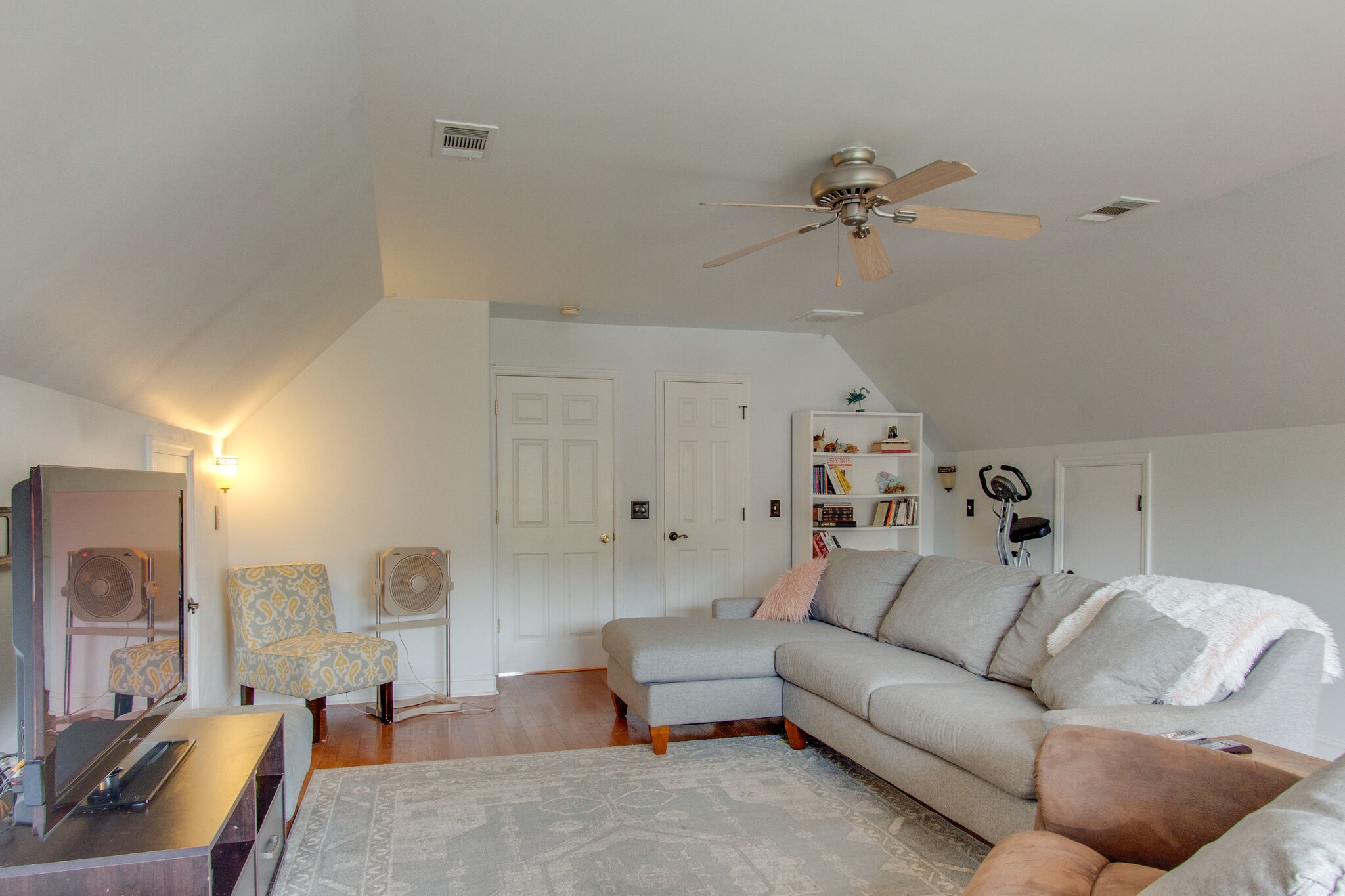 7020 Red Apple Road Antioch, TN 37013 - Photo 19 of 28 a view of a livingroom with furniture